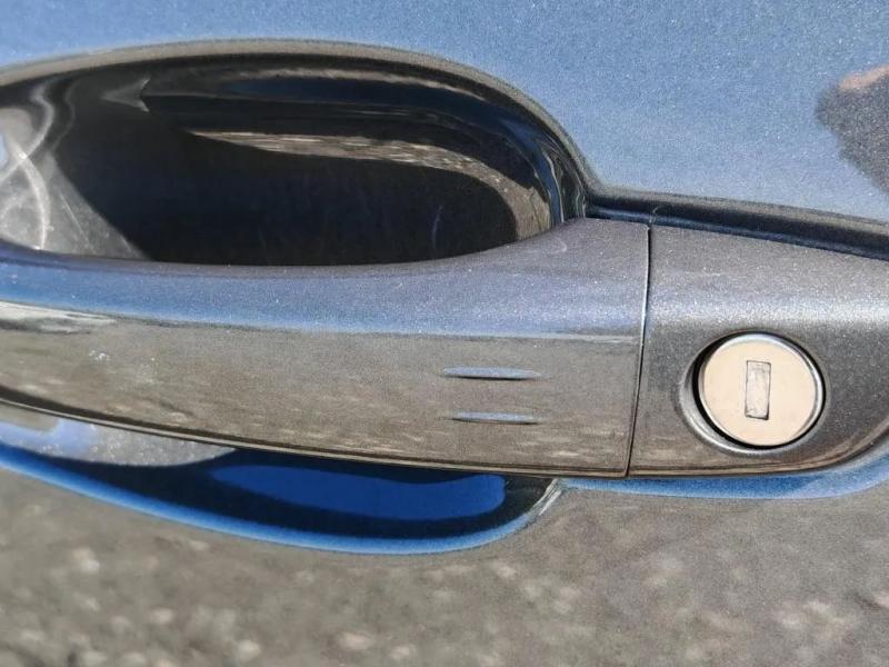 Car Thumb